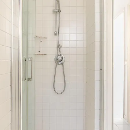 Garden Retreat Con Parcheggi 別荘