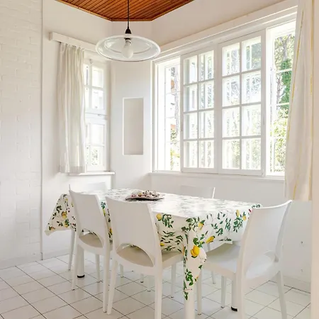 Garden Retreat Con Parcheggi Semesterbostad *